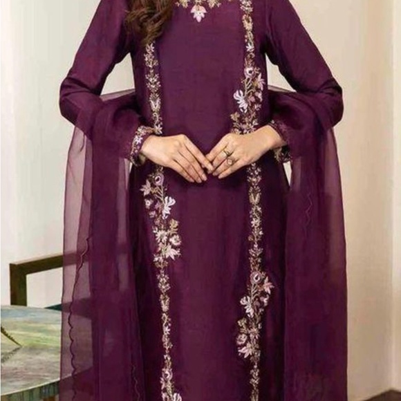 Trending  designer suits - Picture 10 of 14